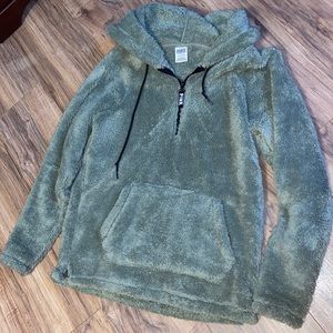 olive green jacket 💚